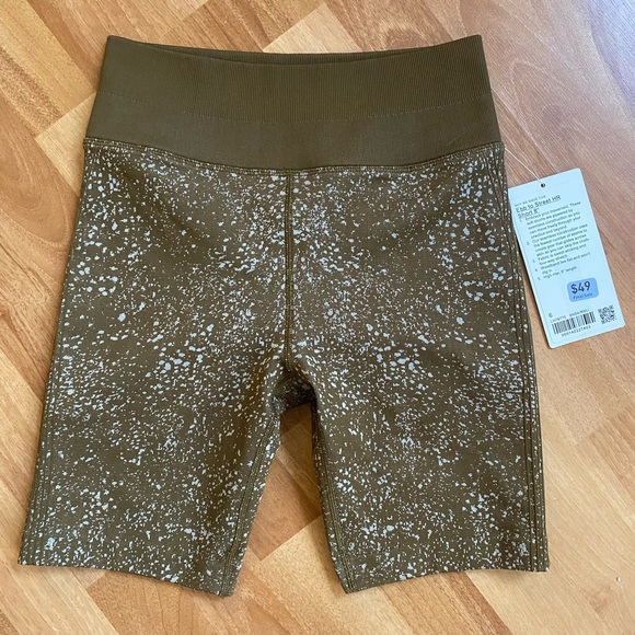 Lululemon Ebb to Street HR Short 8"' - Picture 1 of 9